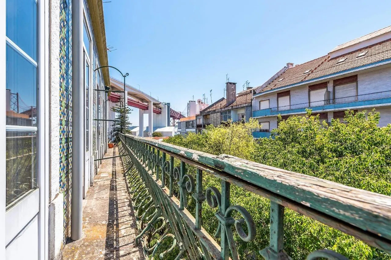 Lisboa Guestready - Family Home W Rooftop In Alcantara 0*,